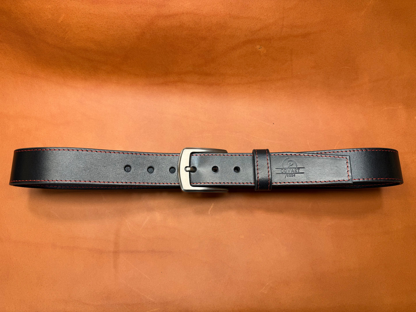 Hand-stitched leather belt Xyrian