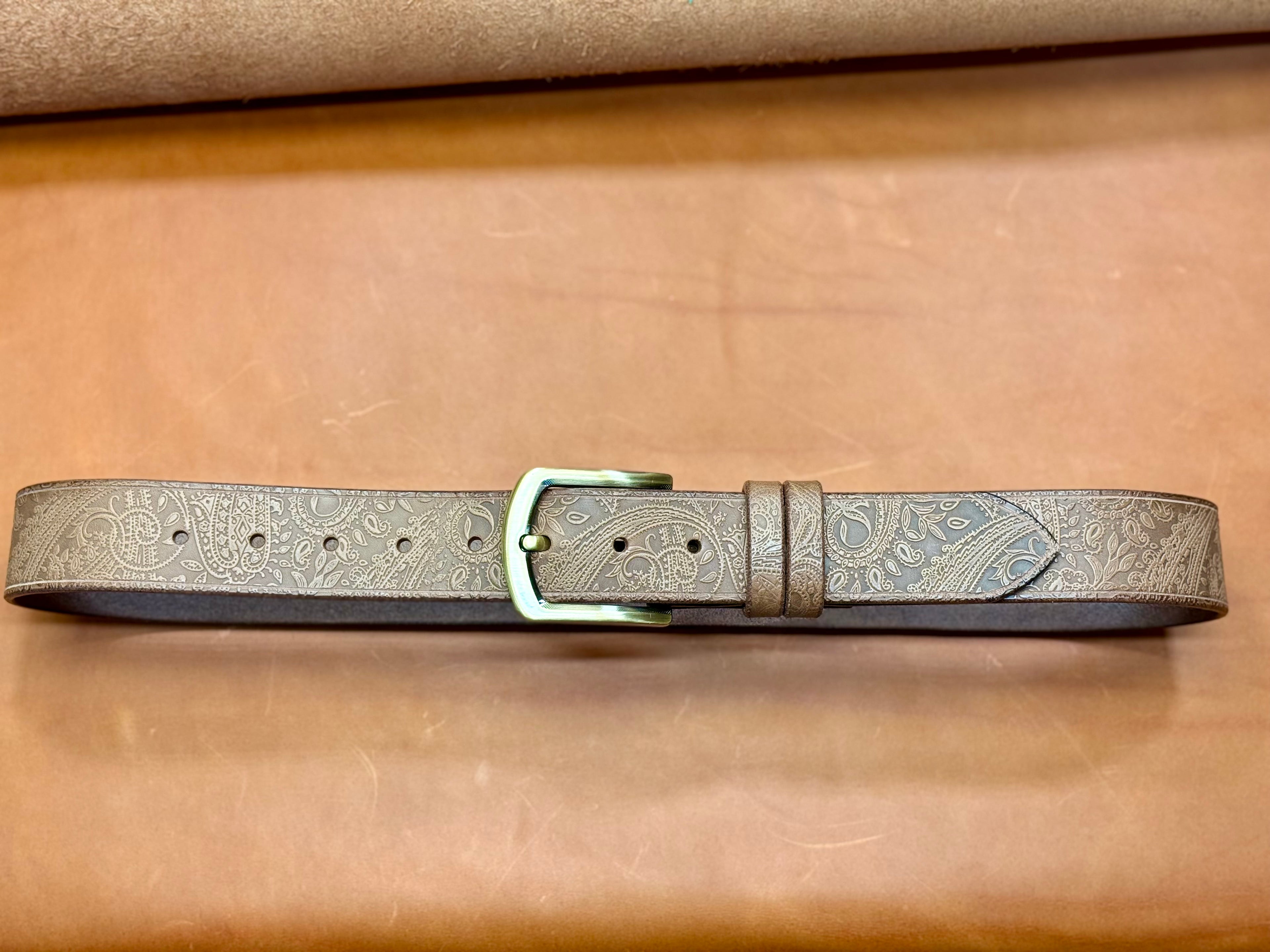 Hand-stitched Xyrian Limited Women's Leather Belt